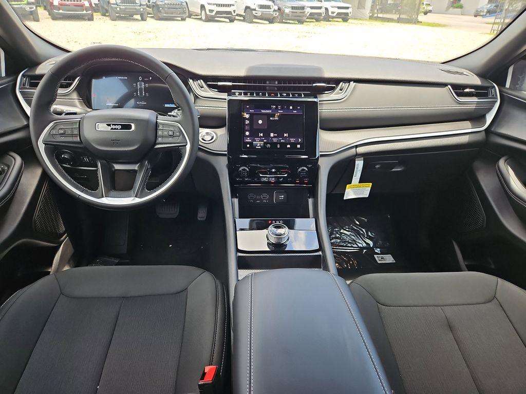 new 2025 Jeep Grand Cherokee car, priced at $35,812