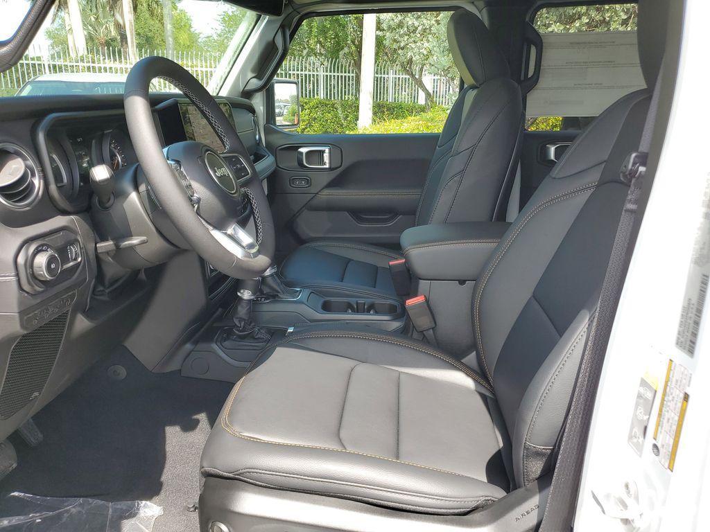 new 2025 Jeep Wrangler car, priced at $48,227