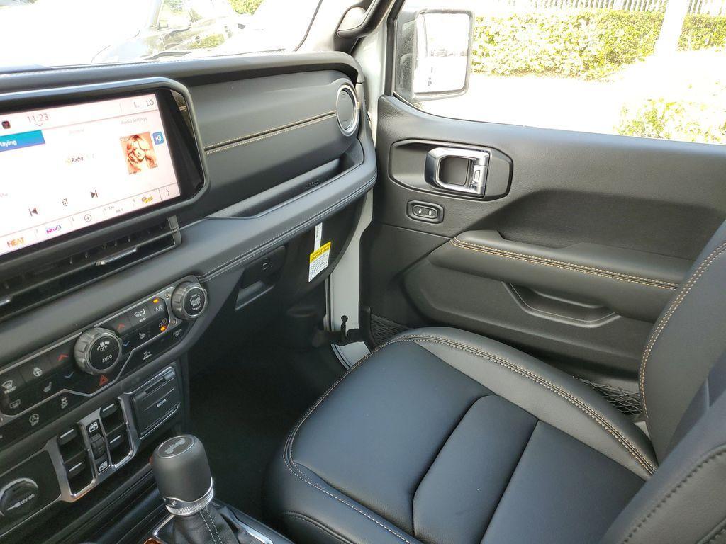 new 2025 Jeep Wrangler car, priced at $48,227