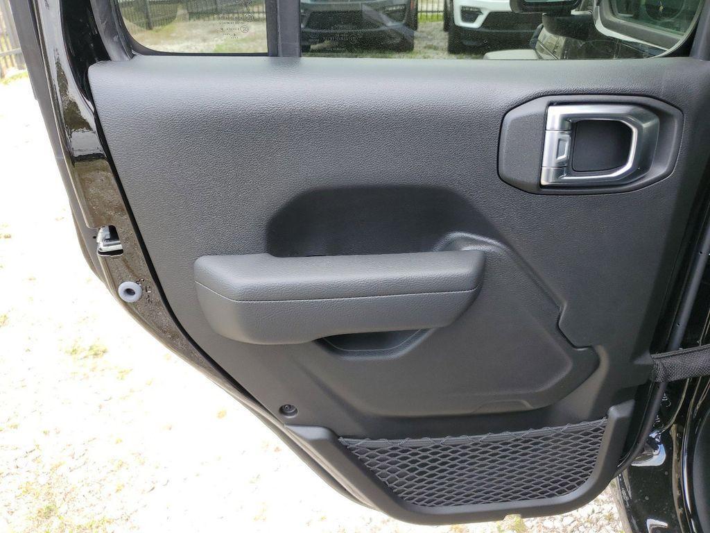 new 2025 Jeep Wrangler car, priced at $40,842