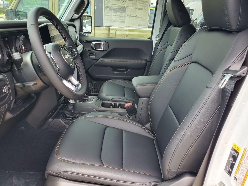new 2025 Jeep Wrangler car, priced at $45,132
