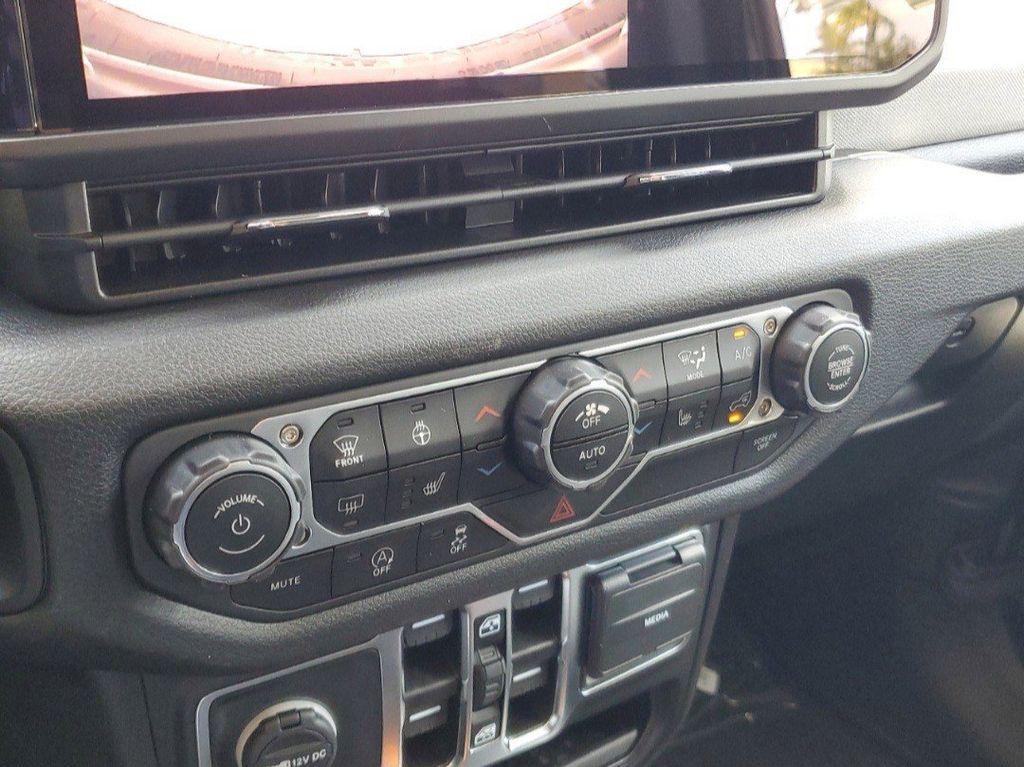 new 2025 Jeep Wrangler car, priced at $41,216