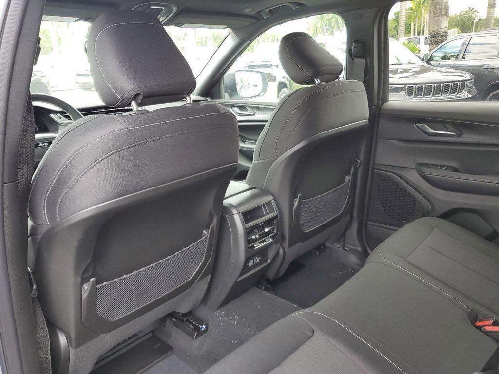 new 2025 Jeep Grand Cherokee car, priced at $32,495