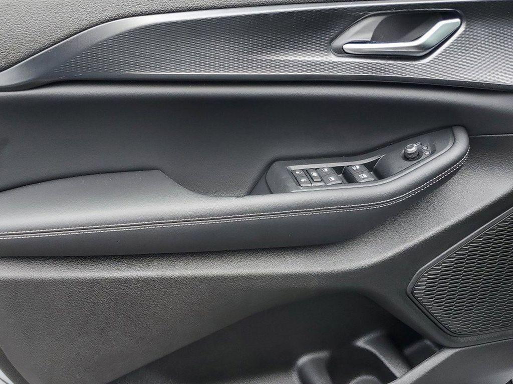 new 2025 Jeep Grand Cherokee car, priced at $30,837