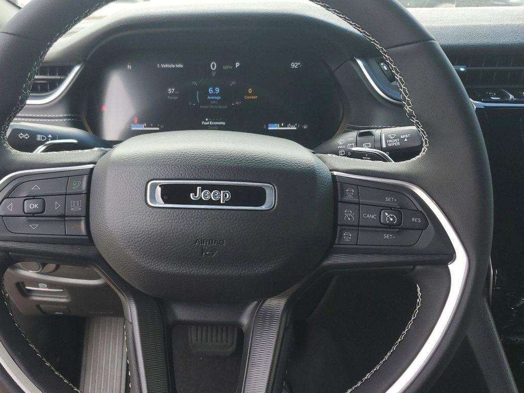 new 2025 Jeep Grand Cherokee L car, priced at $32,900