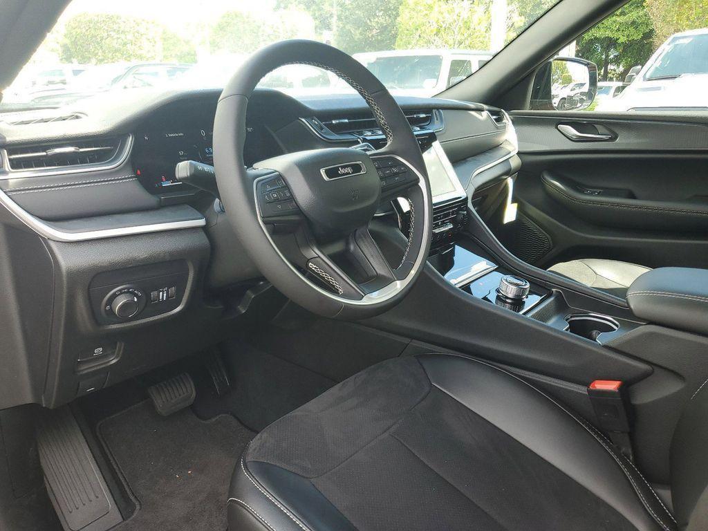 new 2025 Jeep Grand Cherokee L car, priced at $33,660
