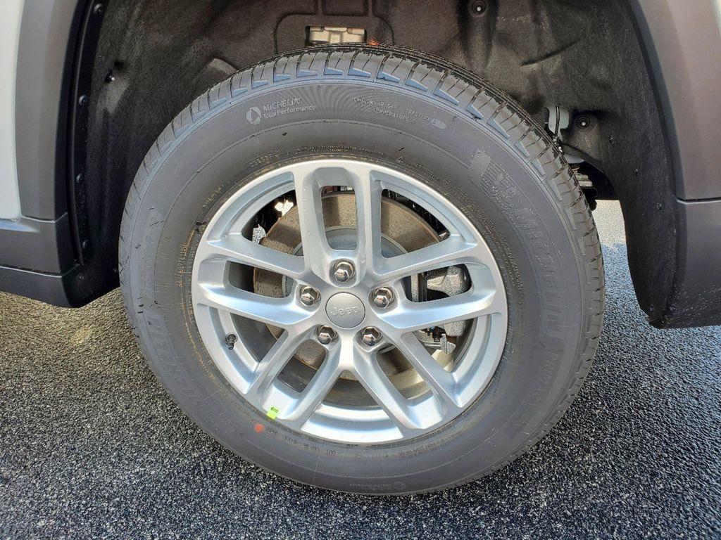 new 2025 Jeep Grand Cherokee L car, priced at $33,660
