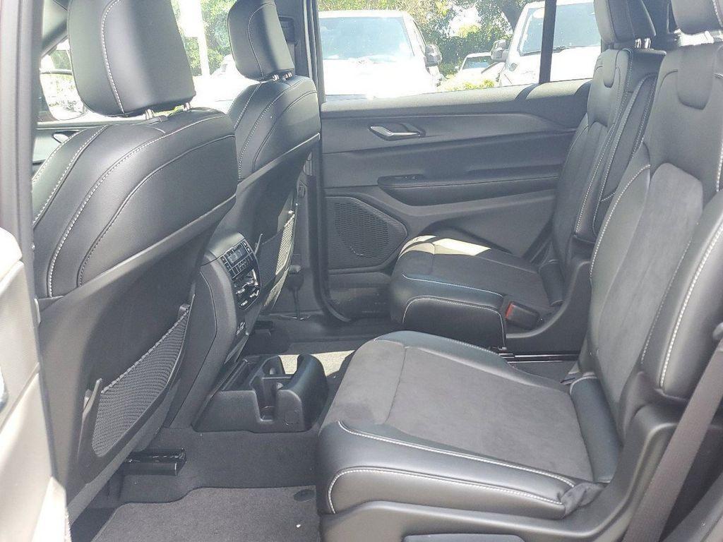 new 2025 Jeep Grand Cherokee L car, priced at $33,660