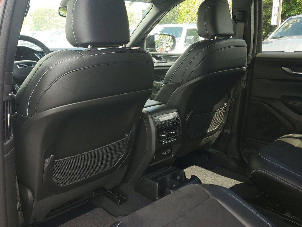 new 2025 Jeep Grand Cherokee L car, priced at $33,660