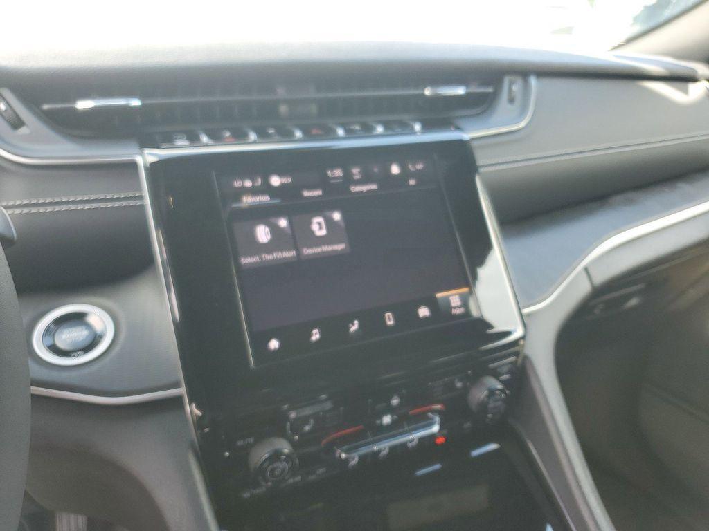 new 2025 Jeep Grand Cherokee L car, priced at $33,660