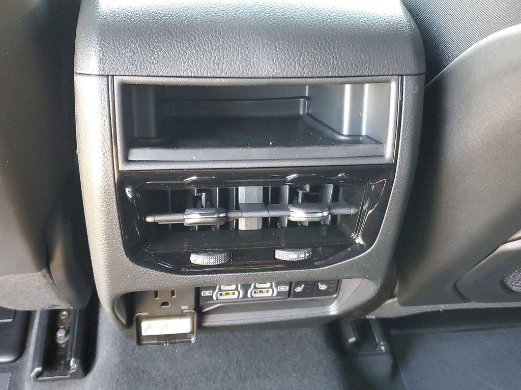 new 2025 Jeep Grand Cherokee car, priced at $44,380