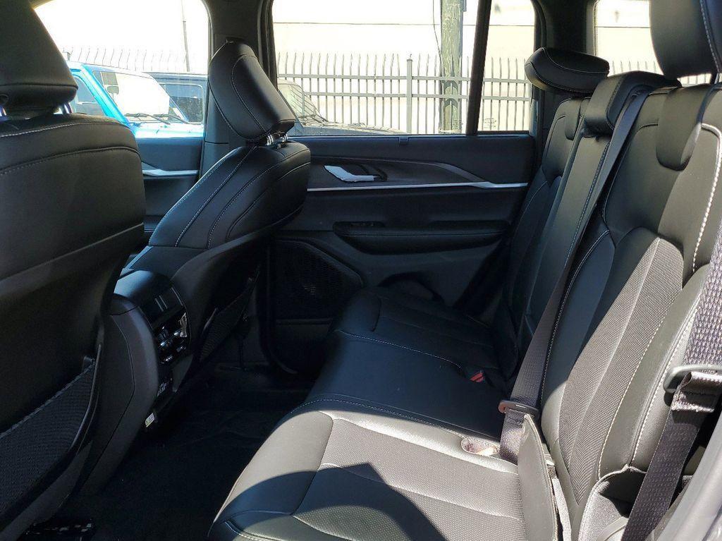 new 2025 Jeep Grand Cherokee car, priced at $44,380
