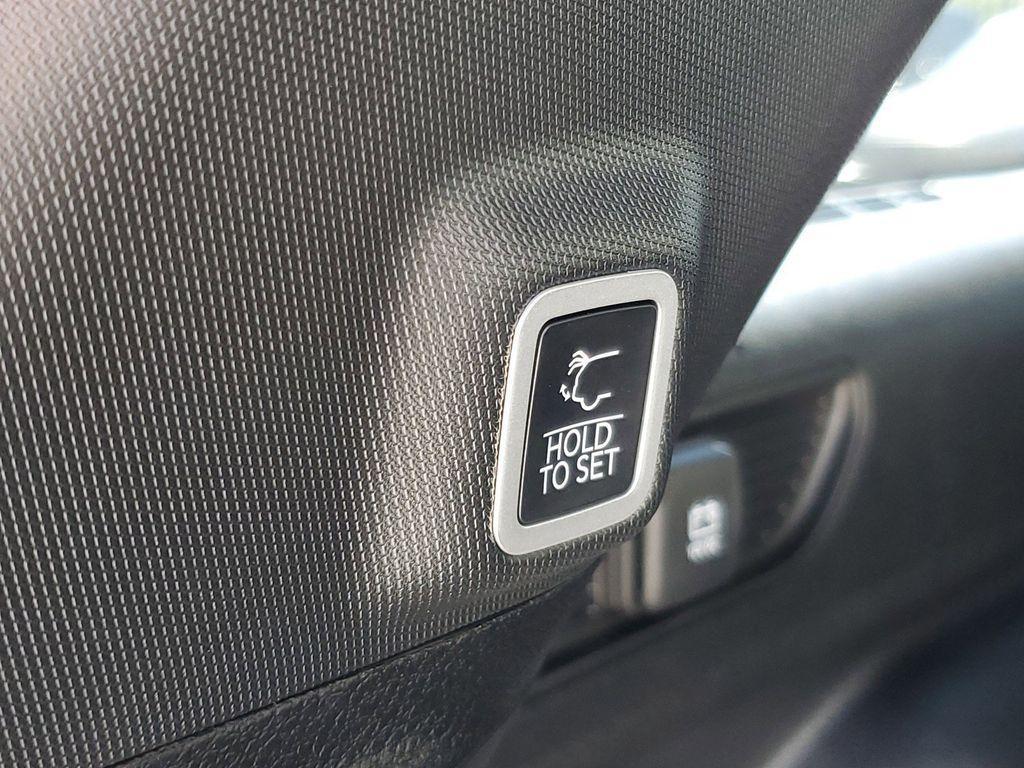 new 2025 Jeep Grand Cherokee car, priced at $44,380