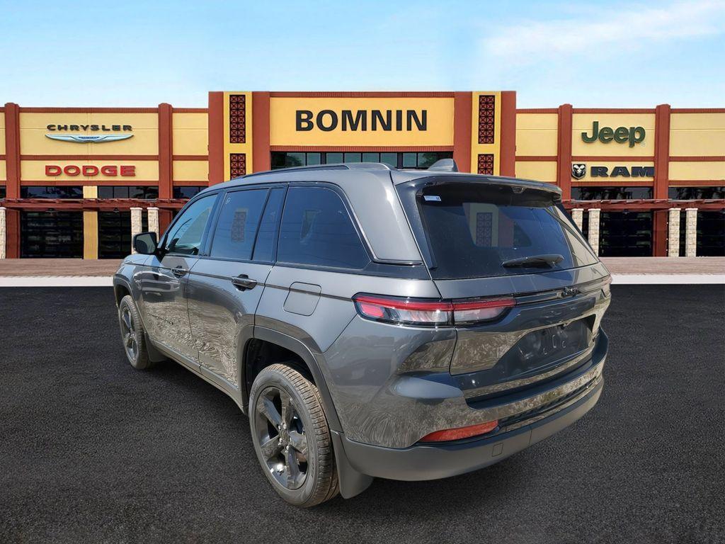 new 2025 Jeep Grand Cherokee car, priced at $44,380