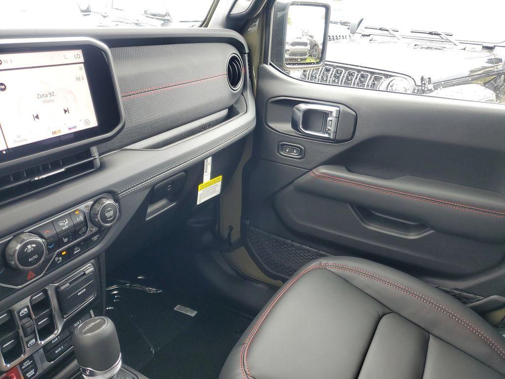 new 2025 Jeep Gladiator car, priced at $47,165