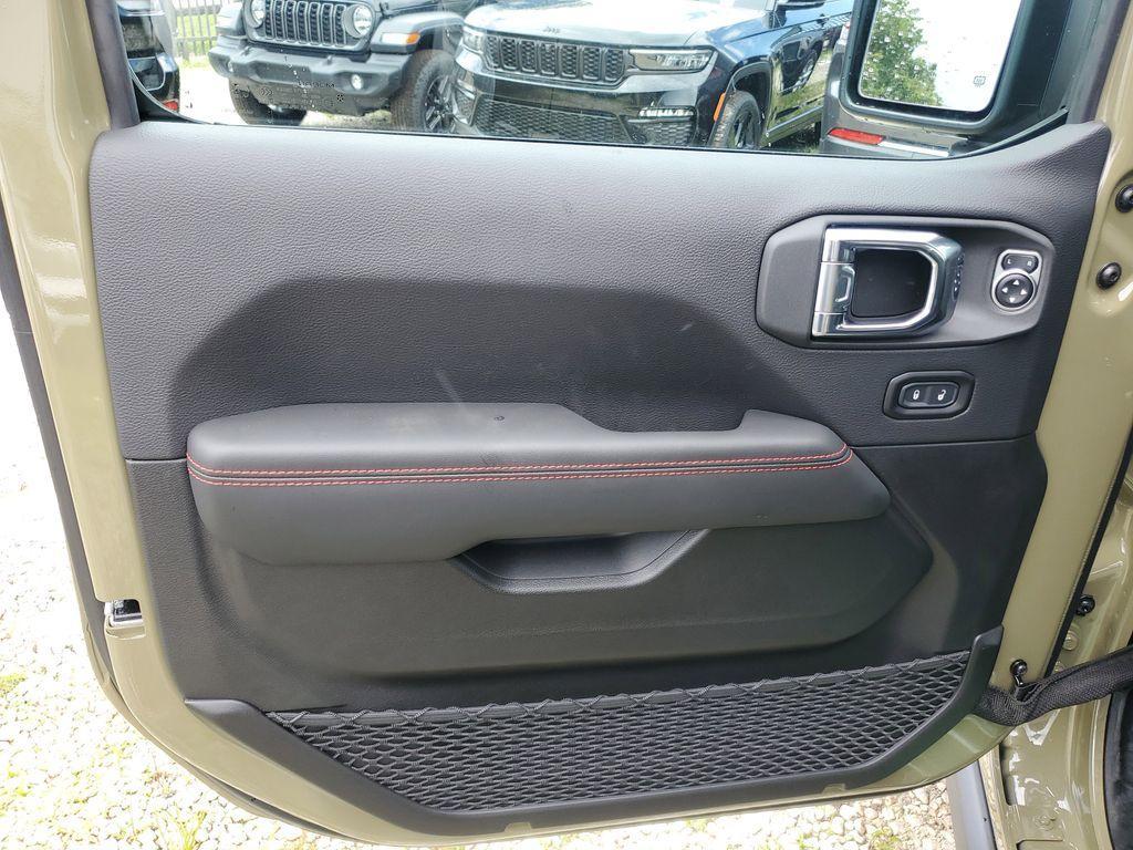 new 2025 Jeep Gladiator car, priced at $47,165