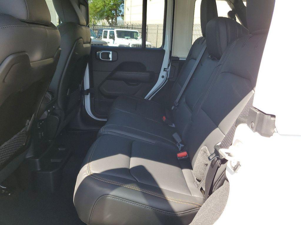 new 2025 Jeep Wrangler car, priced at $45,190