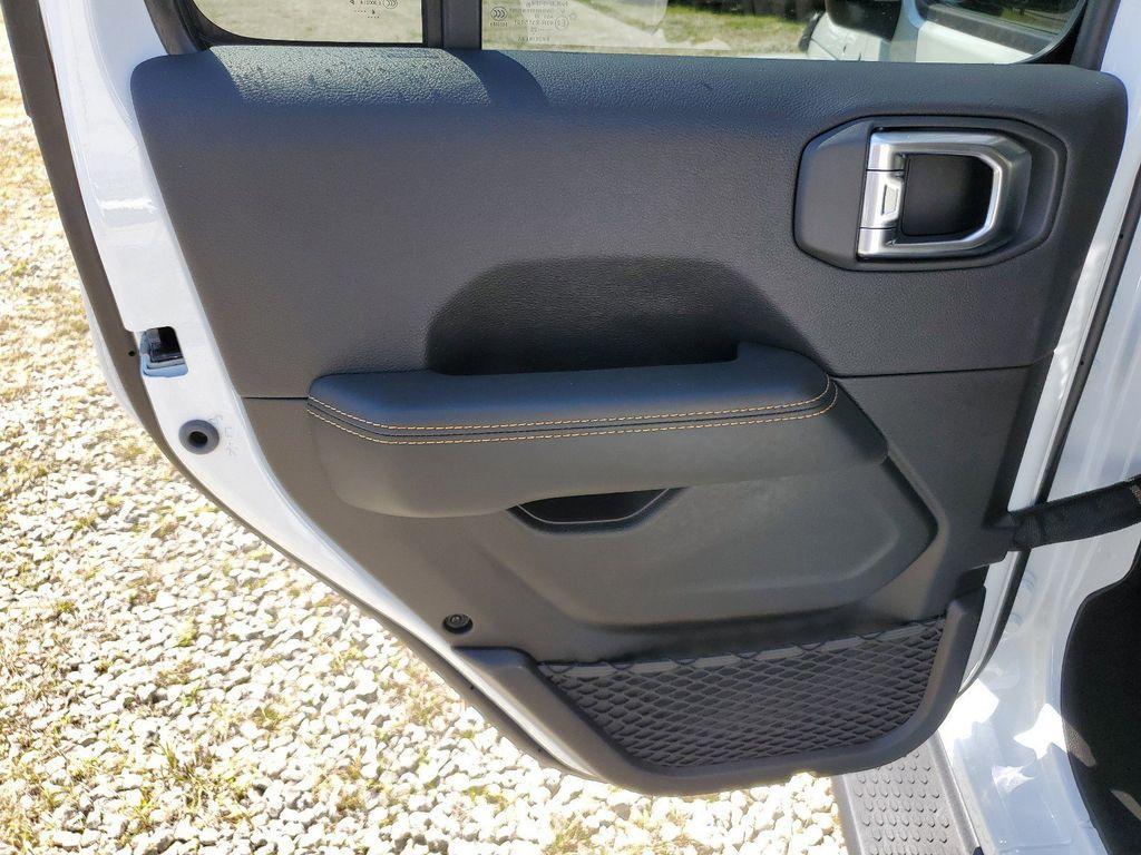 new 2025 Jeep Wrangler car, priced at $45,190