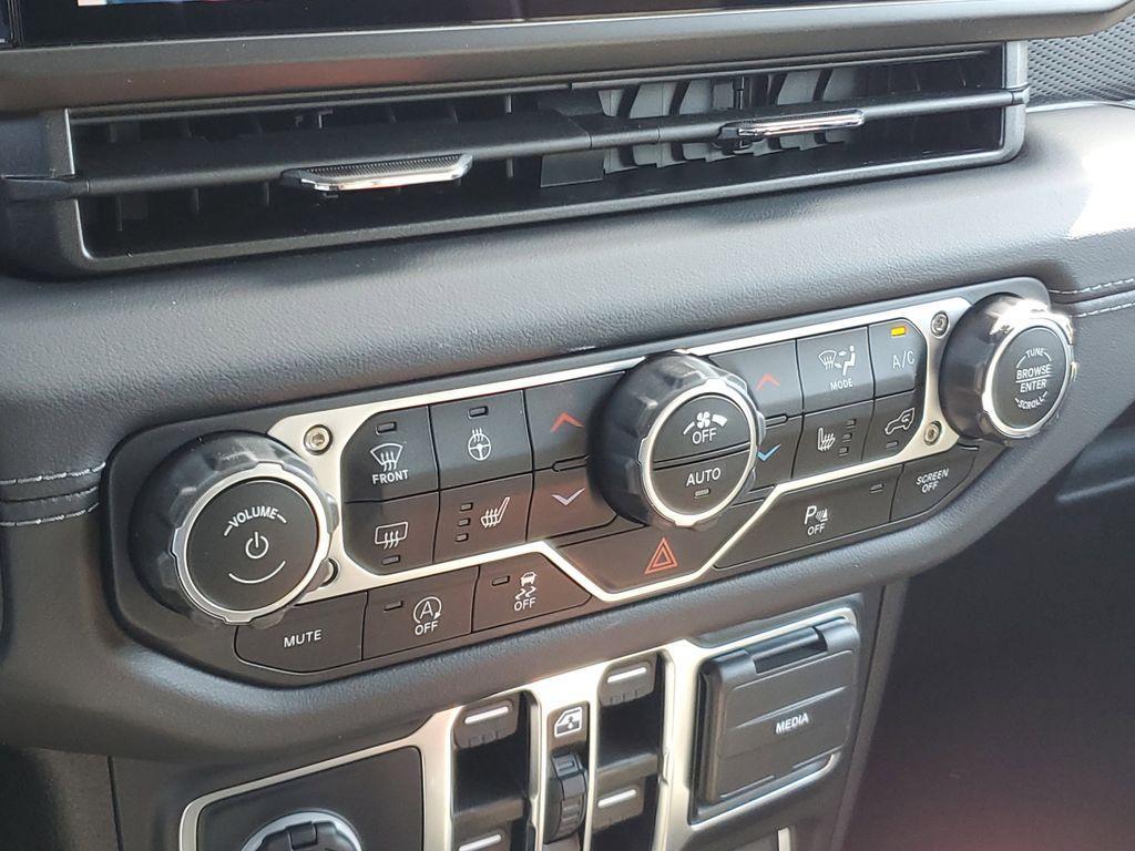 new 2025 Jeep Wrangler car, priced at $55,995