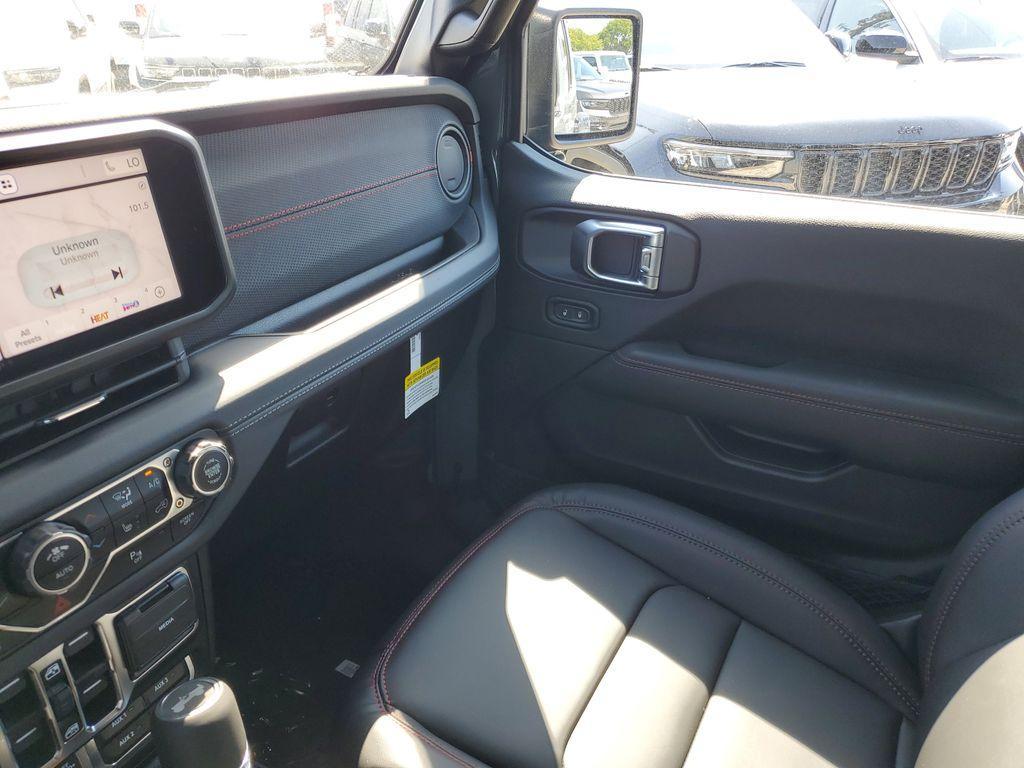 new 2025 Jeep Wrangler car, priced at $55,995