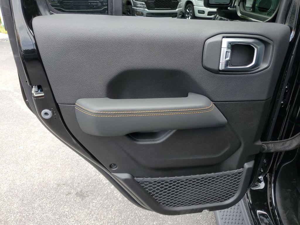 new 2025 Jeep Wrangler car, priced at $44,625