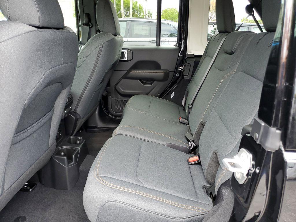 new 2025 Jeep Wrangler car, priced at $44,625