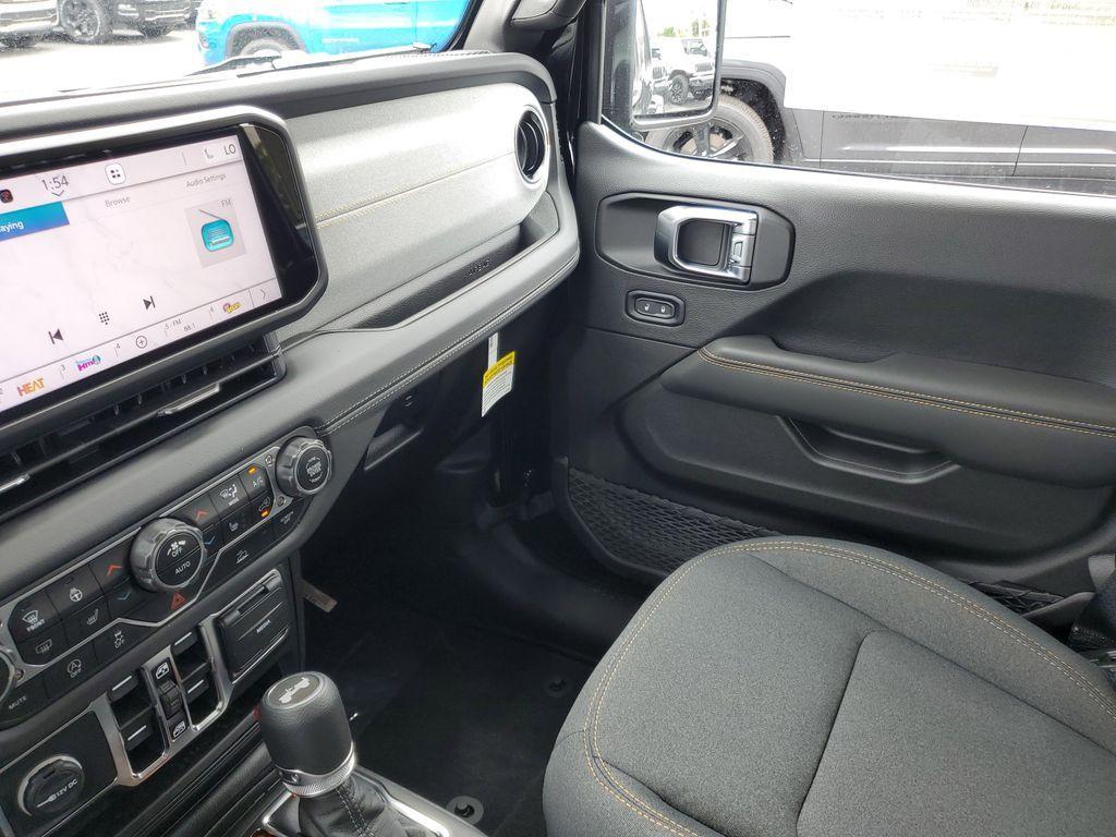 new 2025 Jeep Wrangler car, priced at $44,625