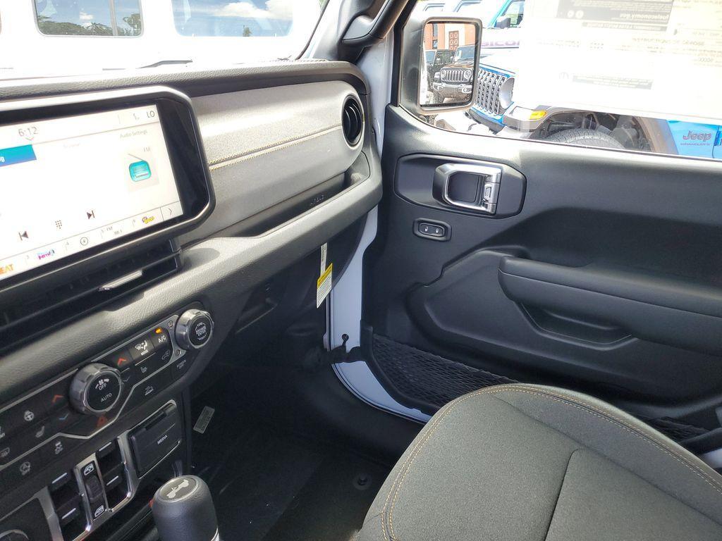 new 2025 Jeep Wrangler car, priced at $37,799