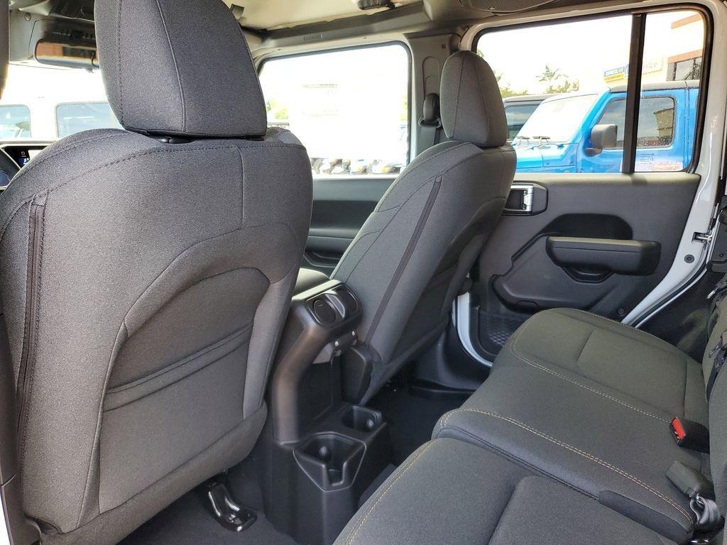 new 2025 Jeep Wrangler car, priced at $37,799