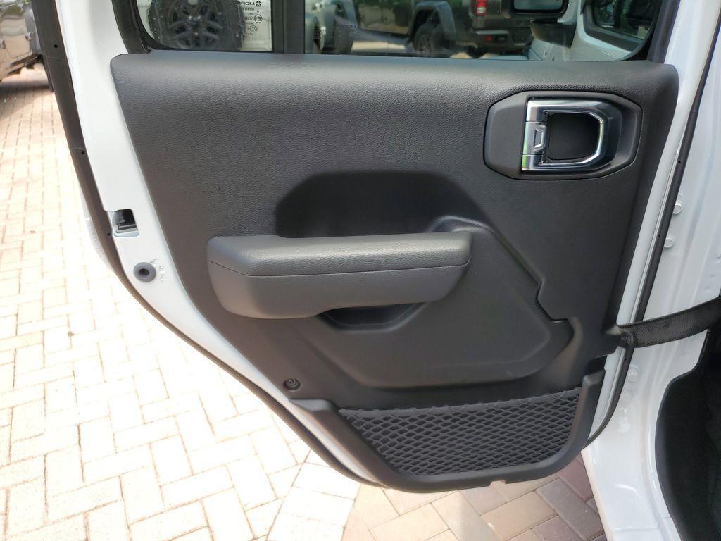 new 2025 Jeep Wrangler car, priced at $37,799