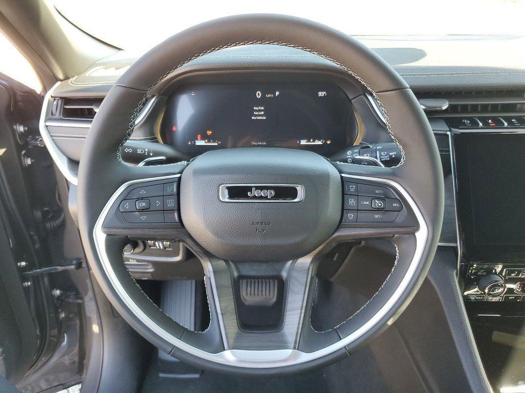 new 2025 Jeep Grand Cherokee L car, priced at $39,990