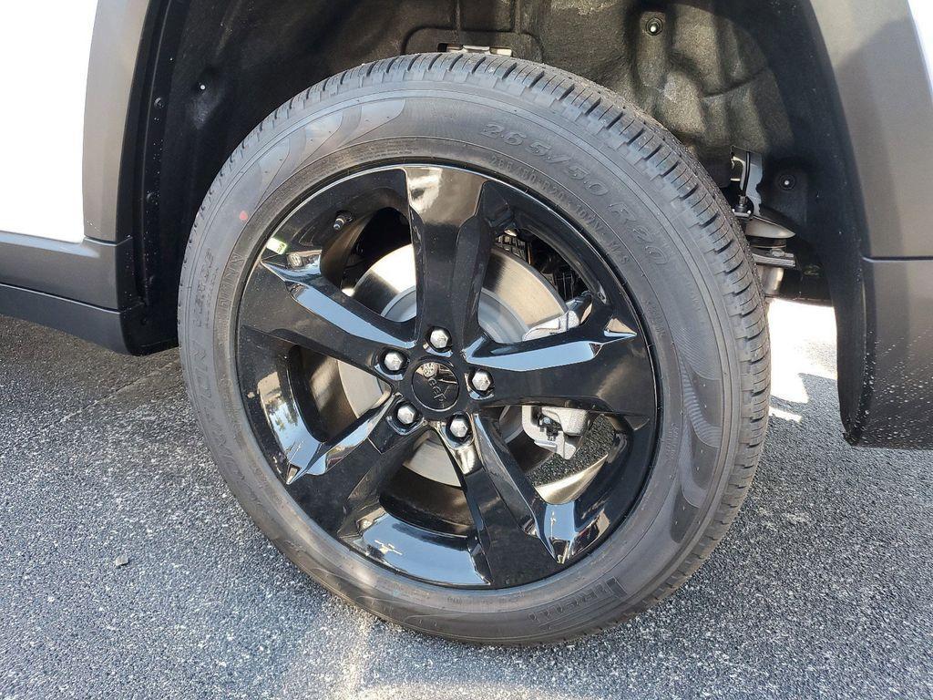 new 2025 Jeep Grand Cherokee L car, priced at $39,990