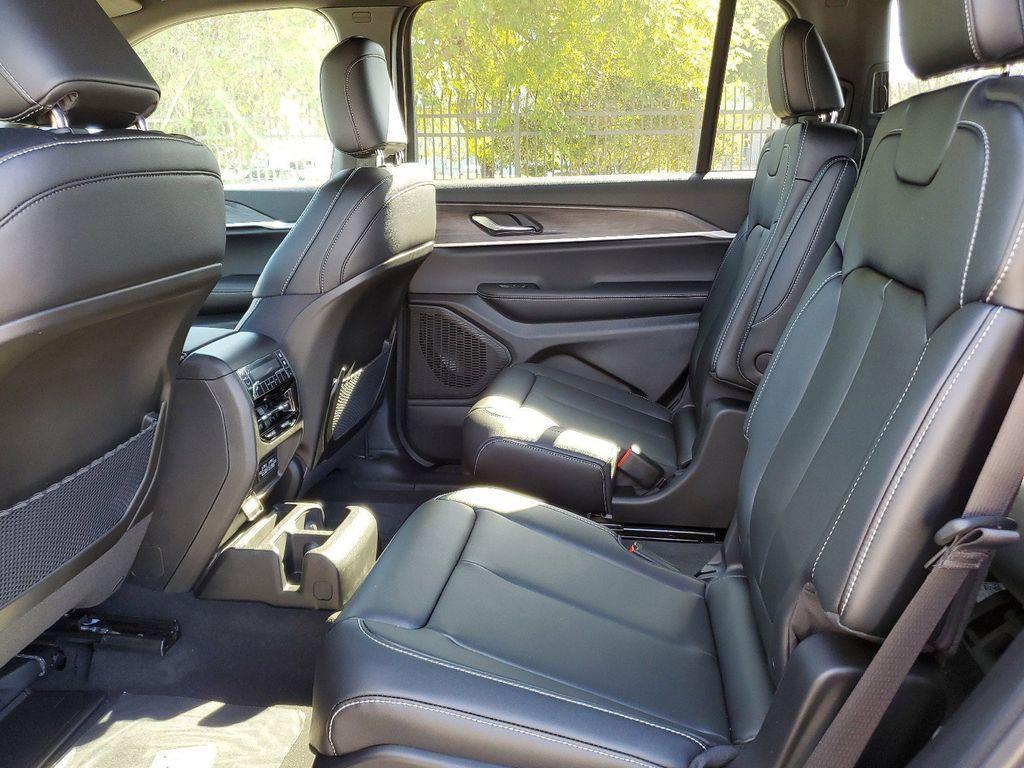 new 2025 Jeep Grand Cherokee L car, priced at $39,990