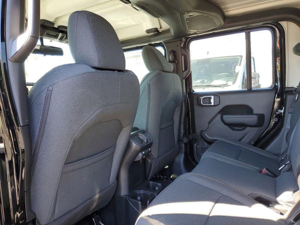 new 2025 Jeep Gladiator car, priced at $34,885