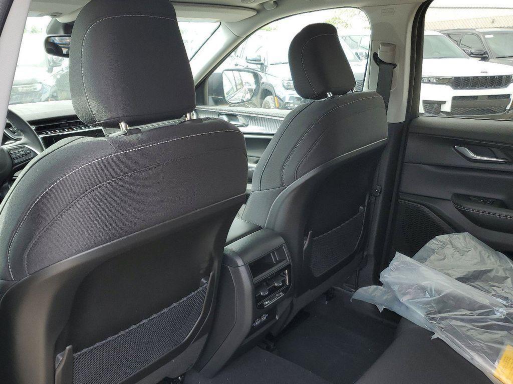new 2025 Jeep Grand Cherokee car, priced at $34,350