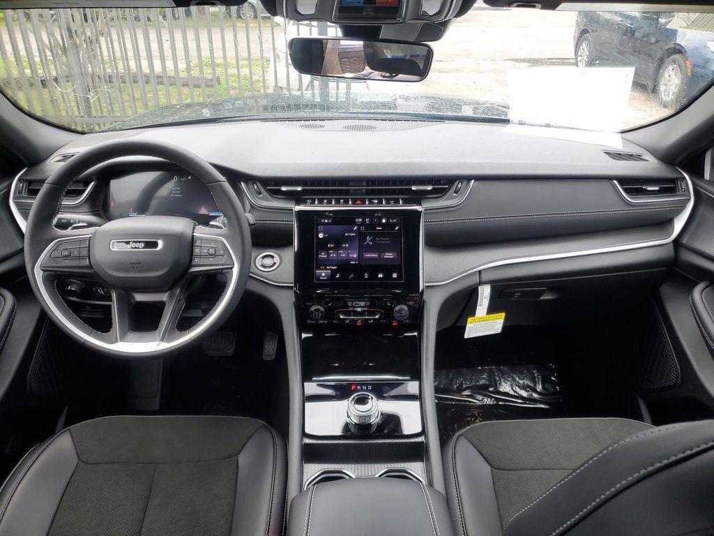 new 2025 Jeep Grand Cherokee car, priced at $34,350