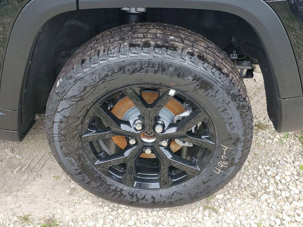 new 2025 Jeep Grand Cherokee car, priced at $34,350
