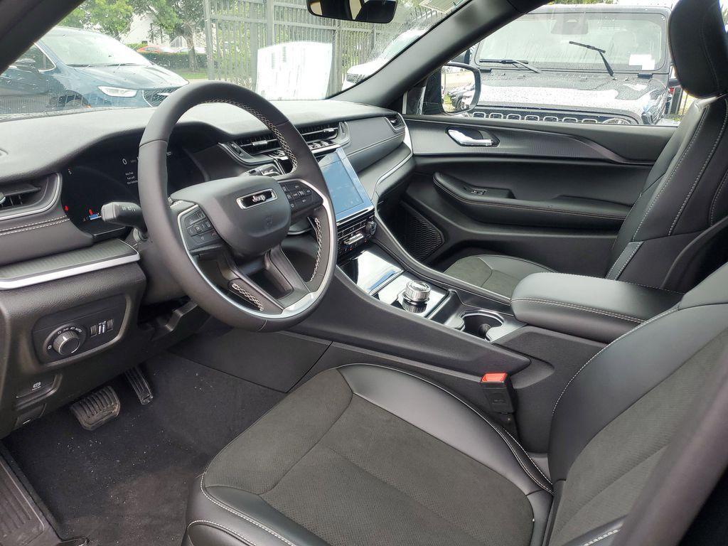 new 2025 Jeep Grand Cherokee car, priced at $34,350