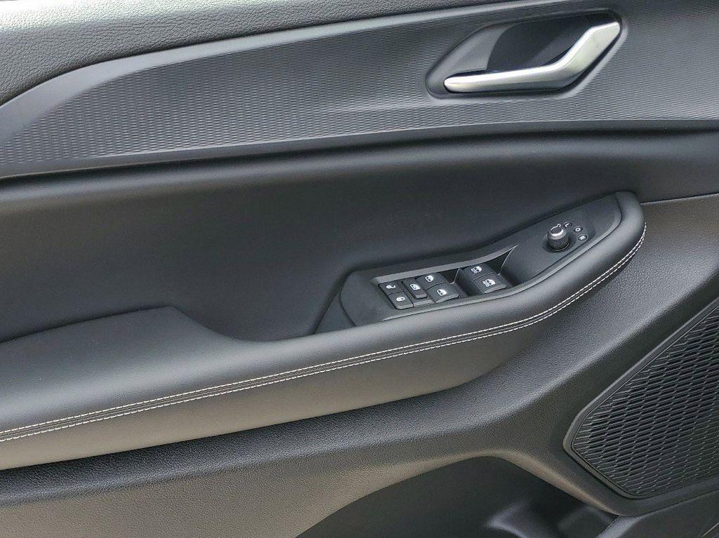 new 2025 Jeep Grand Cherokee car, priced at $34,350