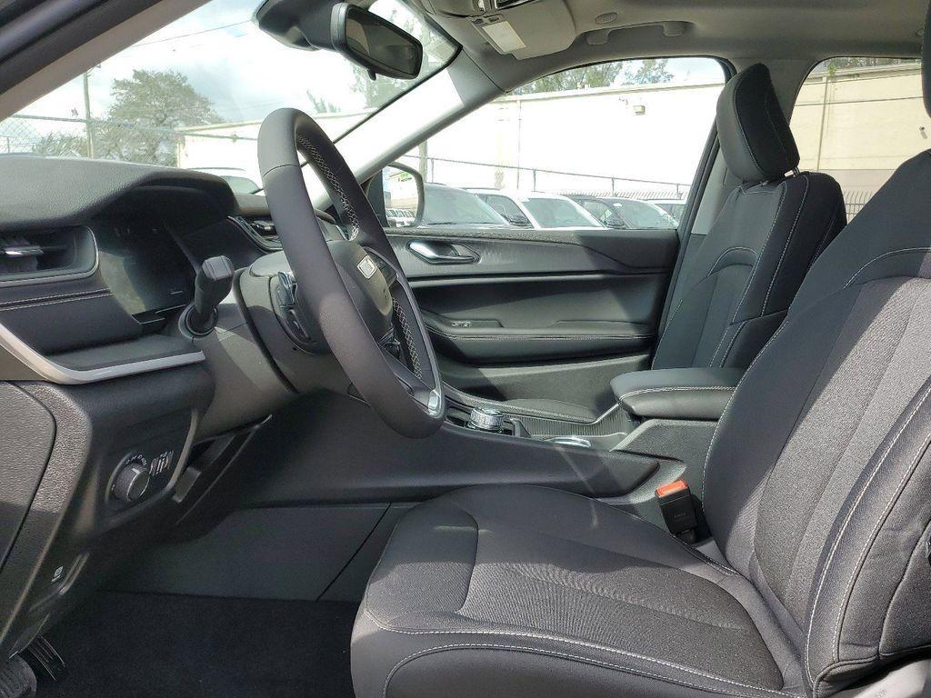 new 2025 Jeep Grand Cherokee car, priced at $34,350