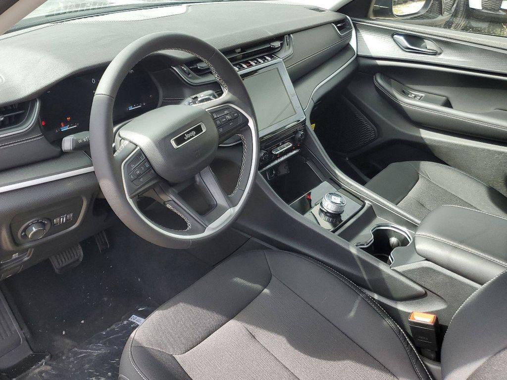 new 2025 Jeep Grand Cherokee car, priced at $34,350