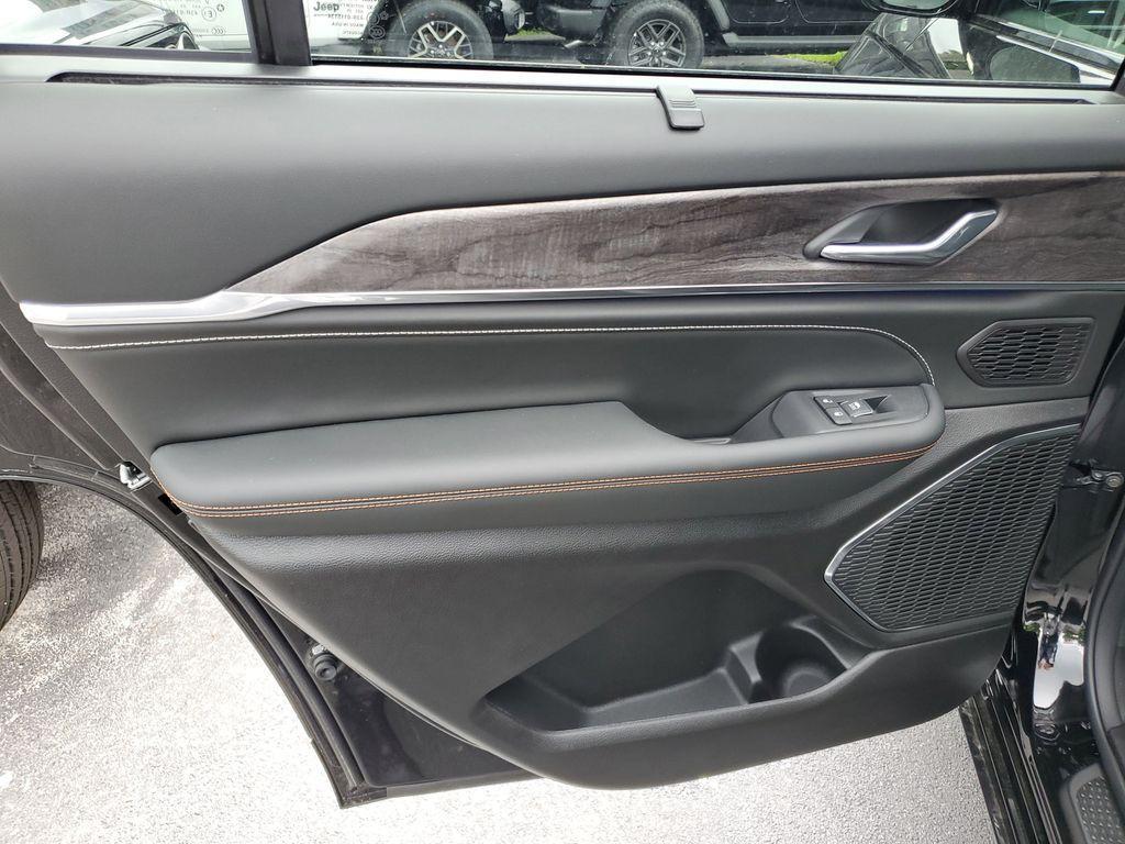 new 2025 Jeep Grand Cherokee L car, priced at $56,295