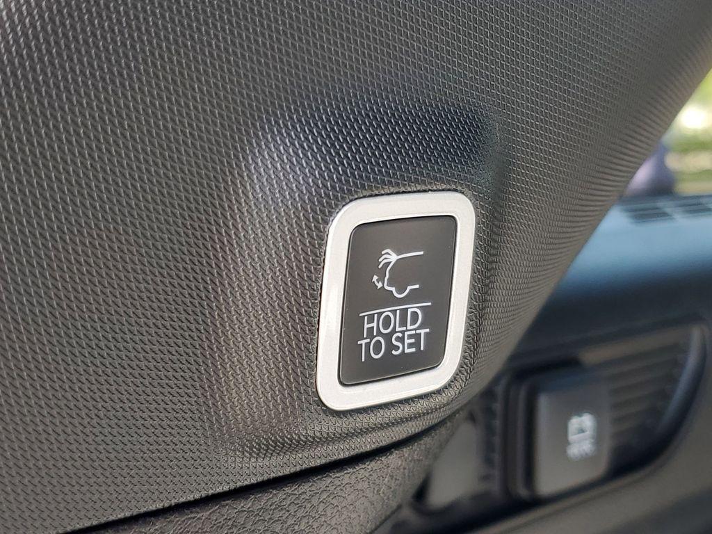 new 2025 Jeep Grand Cherokee car, priced at $35,568