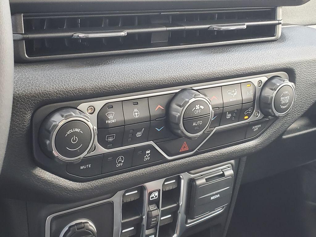 new 2025 Jeep Wrangler car, priced at $39,481