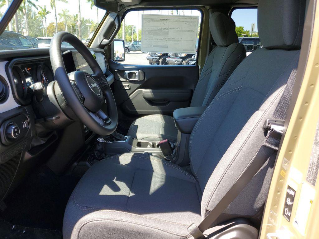new 2025 Jeep Gladiator car, priced at $36,980