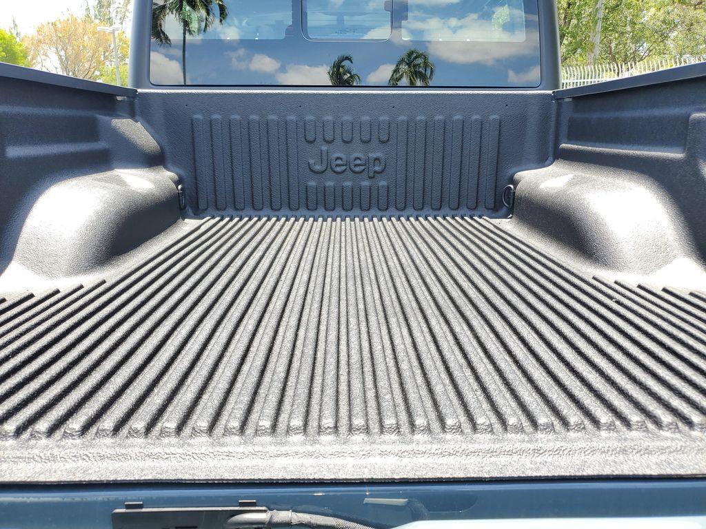new 2025 Jeep Gladiator car, priced at $33,622