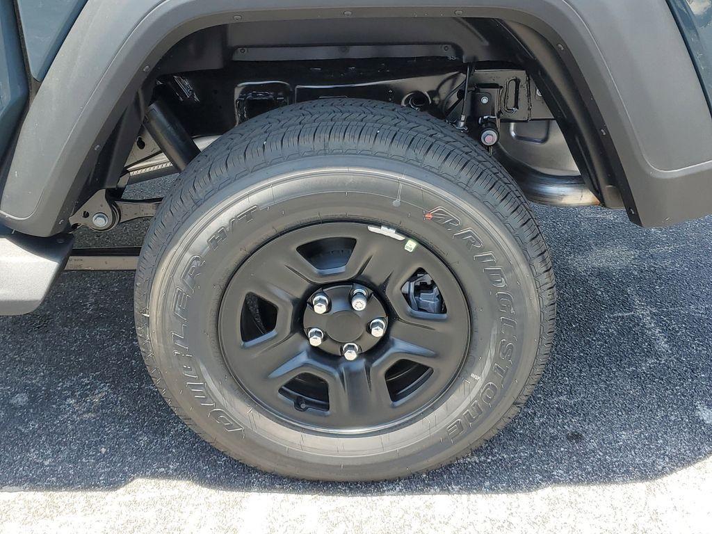 new 2025 Jeep Gladiator car, priced at $33,622