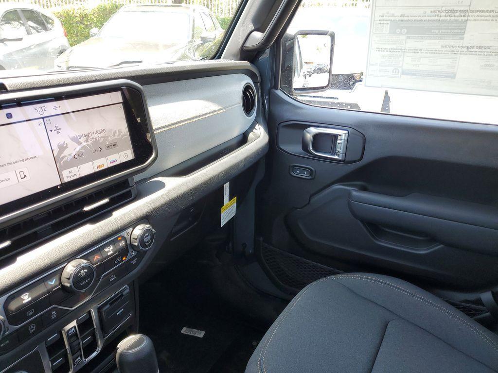 new 2025 Jeep Gladiator car, priced at $33,622