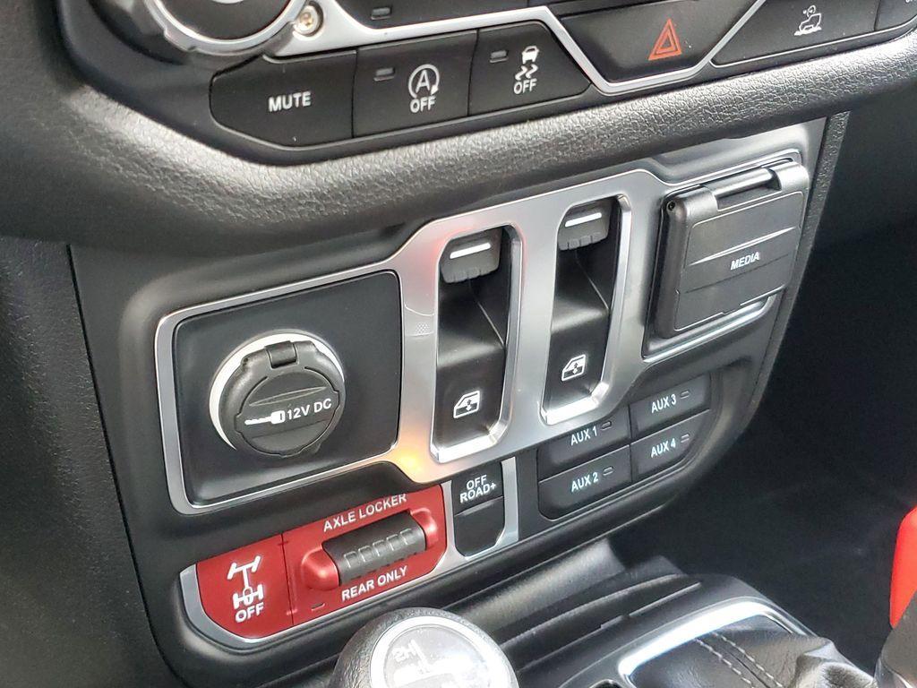 new 2025 Jeep Wrangler car, priced at $38,087