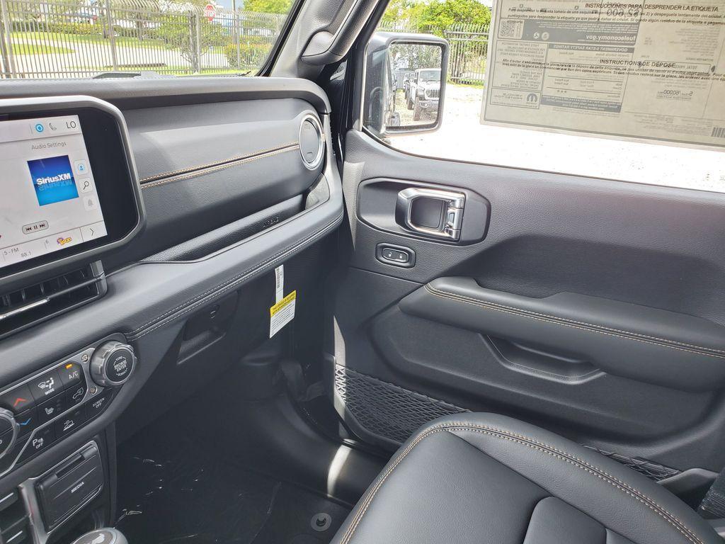 new 2025 Jeep Wrangler car, priced at $46,227